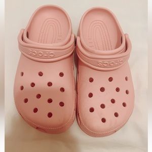 PINK CROCS